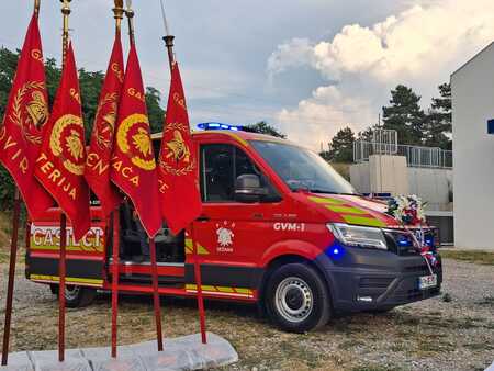 Slovesnost ob položitvi temeljnega kamna in prevzemu gasilskega vozila; Foto: Občina Sežana